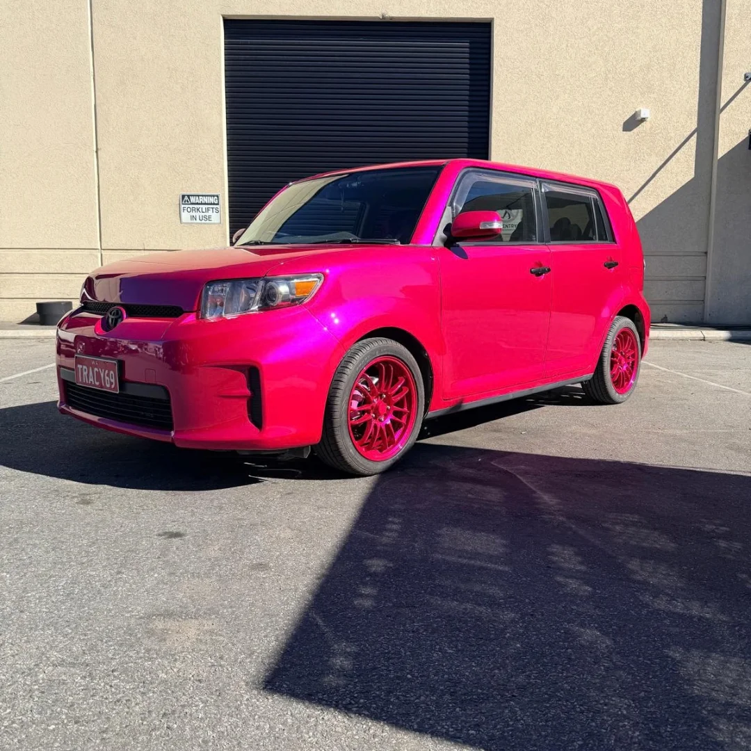 Custom automotive spray painting
